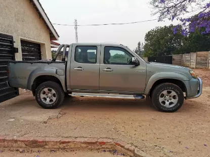 Picture of Twincabs, SUVs, Saloons for hire
