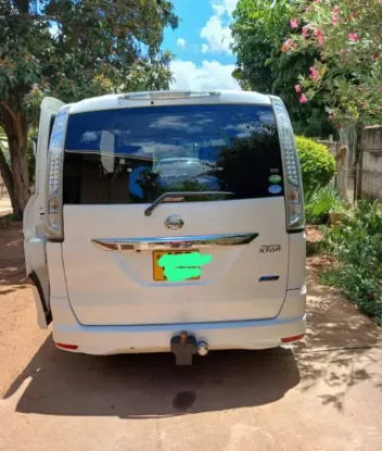 Picture of Nissan Serena For Hire (7 seater)