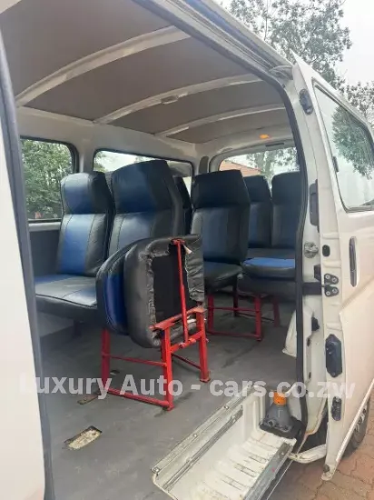 Picture of Nissan Caravan 2008