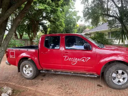 Picture of Nissan Navara 2010