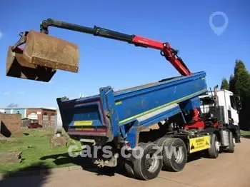 Picture of Tipper with a grabber for hire