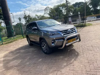 Picture of SUV Toyota Fortuner