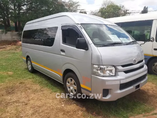 Picture of 13 seater Toyota Quantum