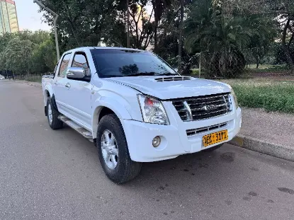 Picture of Isuzu KB300 2010