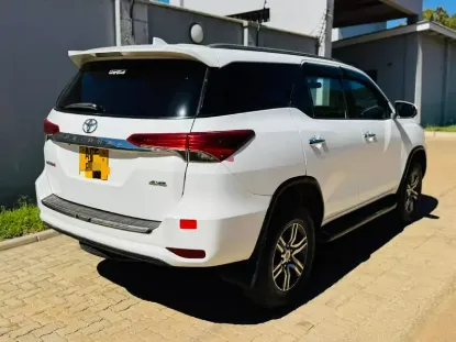 Picture of Toyota Fortuner 2016