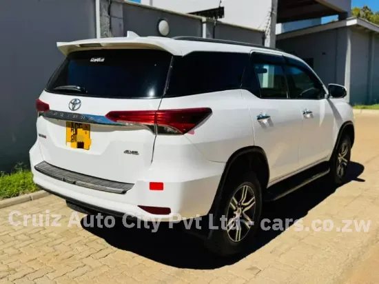 Picture of Toyota Fortuner 2016