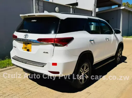 Picture of Toyota Fortuner 2016