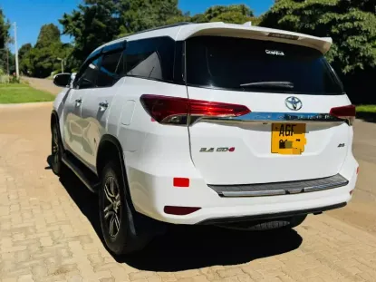 Picture of Toyota Fortuner 2016