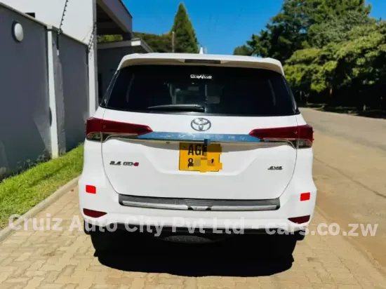 Picture of Toyota Fortuner 2016