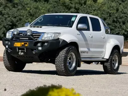 Picture of Toyota Hilux 2015