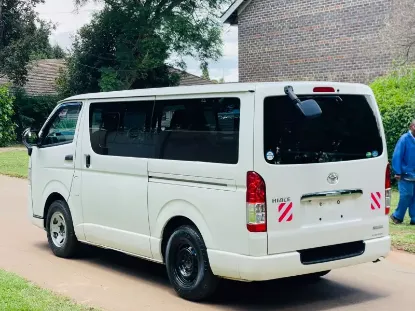 Picture of Toyota Quantum 2016