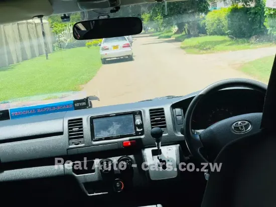 Picture of Toyota Quantum 2016