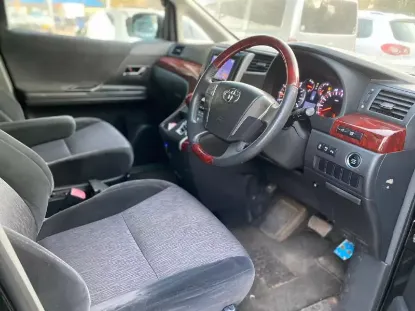 Picture of Toyota Alphard 2010