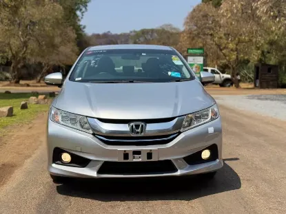 Picture of Honda Grace 2015