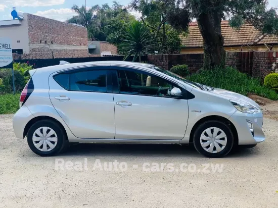 Picture of Toyota Aqua 2016