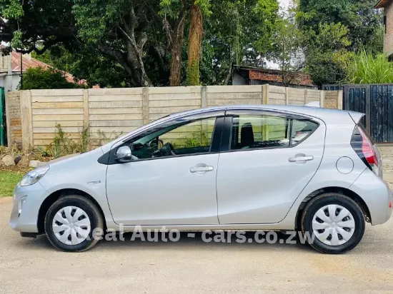 Picture of Toyota Aqua 2016