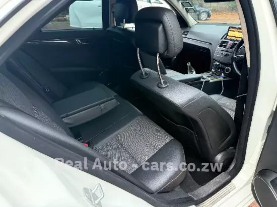 Picture of Mercedes Benz C-Class 2009