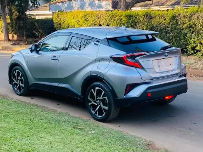 Picture of Toyota C-HR Hybrid 2017