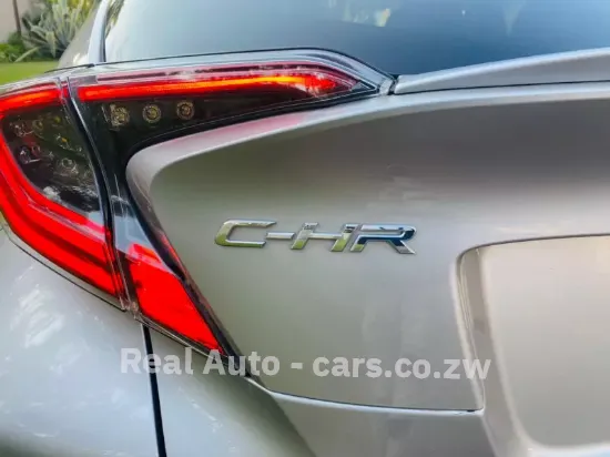Picture of Toyota C-HR Hybrid 2017