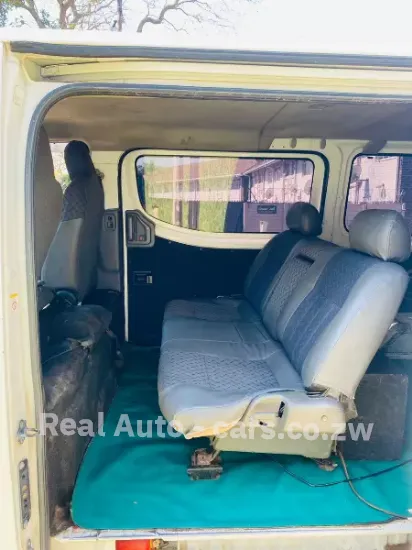Picture of Nissan NV350 2013