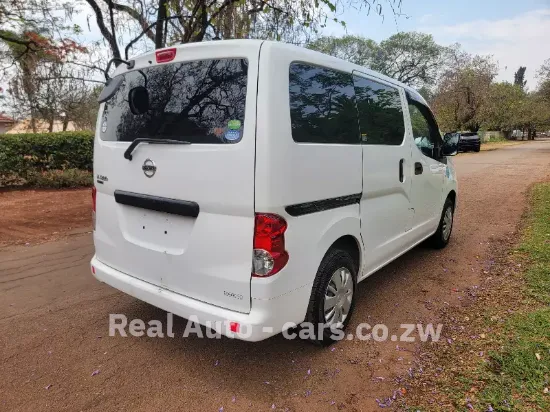 Picture of Nissan NV200 2013