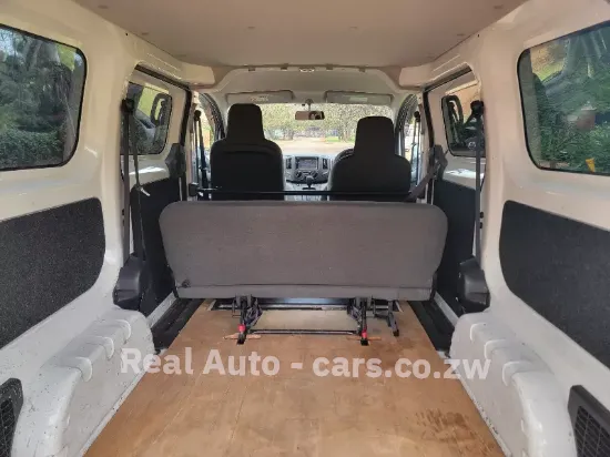 Picture of Nissan NV200 2013