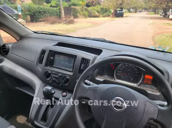 Picture of Nissan NV200 2013