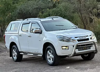 Picture of Isuzu KB300 2015