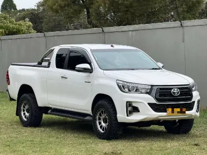 Picture of Toyota Hilux 2017