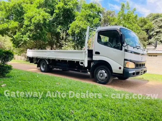 Picture of Hino Dutro 2008
