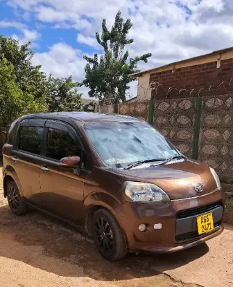 Picture of Toyota Porte 2015