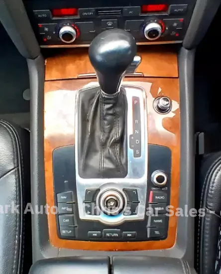 Picture of Audi Q7 2010