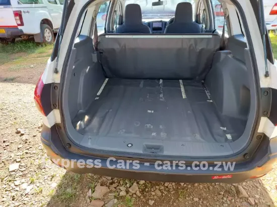 Picture of Nissan AD Van 2016
