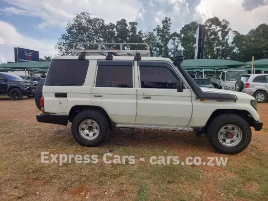 Picture of Toyota Land Cruiser 1998
