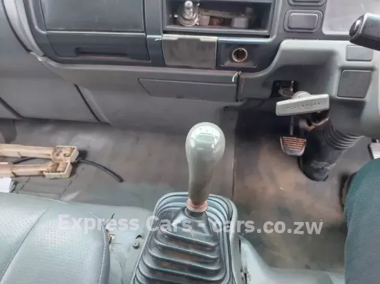 Picture of Mitsubishi Canter 2004
