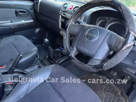 Picture of Isuzu KB300 2010