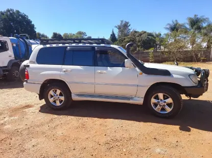 Picture of Toyota Land Cruiser 2000