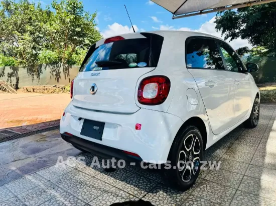 Picture of Mercedes Benz Smart 2018