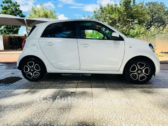 Picture of Mercedes Benz Smart 2018