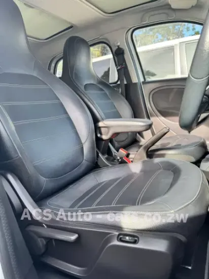 Picture of Mercedes Benz Smart 2018