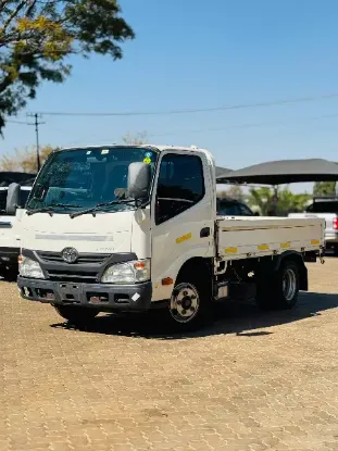 Picture of Toyota Dyna 2015