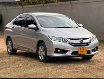 Picture of Honda Grace 2016