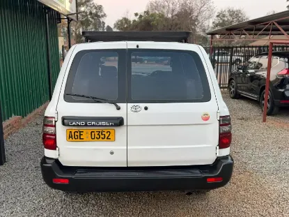 Picture of Toyota Land Cruiser 2003