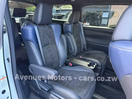 Picture of Toyota Vellfire 2017