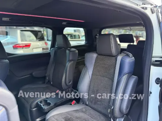Picture of Toyota Vellfire 2017