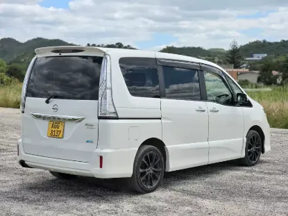 Picture of Seven Seater Nissan Serena C26