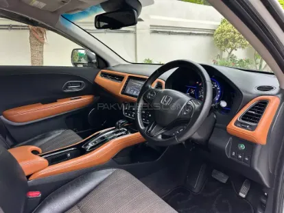 Picture of Honda Vezel for hire!