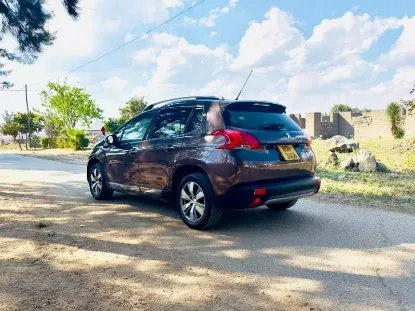 Picture of Peugeot 2008 2014