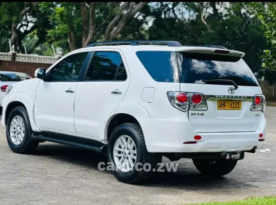 Picture of Toyota Fortuner 2013