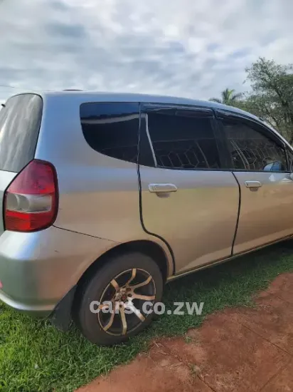Picture of Honda Fit 2002